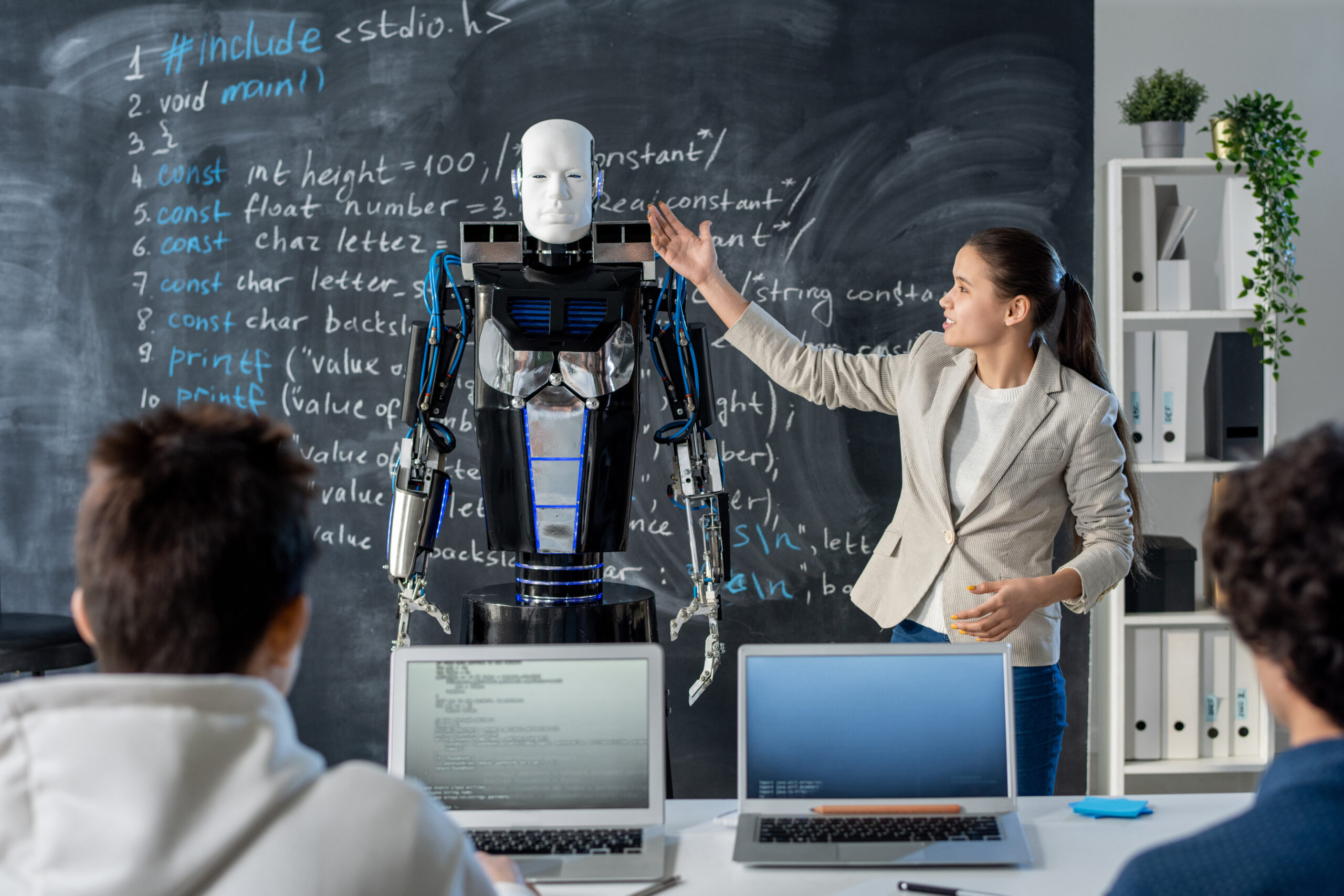 The Benefits of Teaching AI to the Next Generation